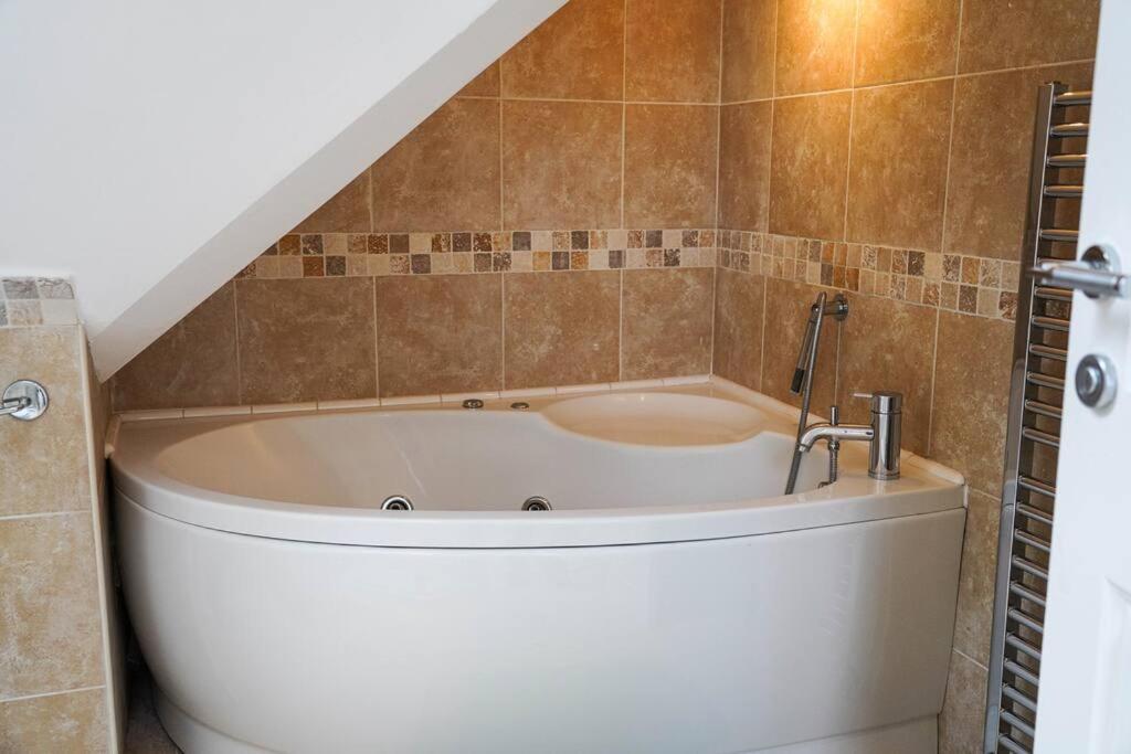 Large 4-Bed House For Up To 7 Guests W 2X Parking Villa Oxford Eksteriør bilde