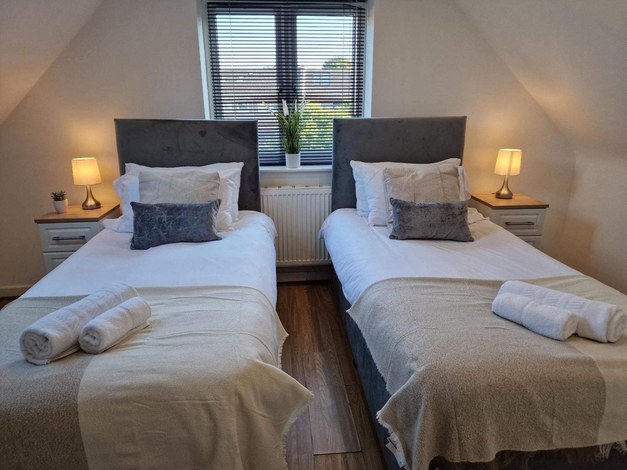 Large 4-Bed House For Up To 7 Guests W 2X Parking Villa Oxford Eksteriør bilde